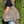 Femme portant un cabas ideal XL en coton biologique velours motif leopard - Atelier Dune