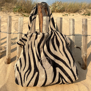 Cabas ideal XL en coton biologique motif zebre sur le sable - Atelier Dune