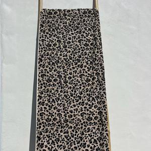 Drap de plage en coton biologique velours leopard - Atelier Dune