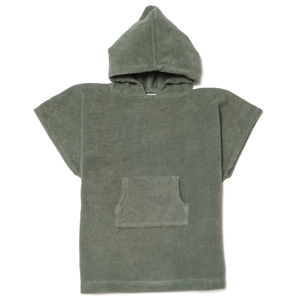 Packshot poncho de bain enfant 4-8 ans en coton biologique sauge - Atelier Dune