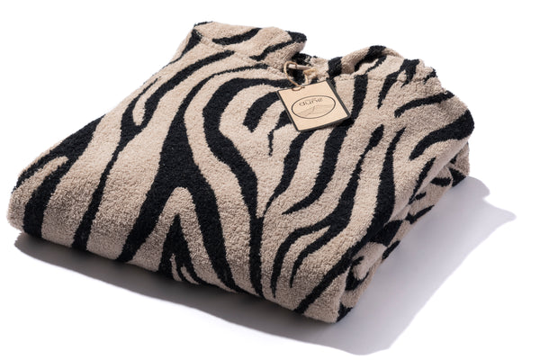 Poncho de bain personnalisable en coton biologique motif zebre -  Atelier Dune