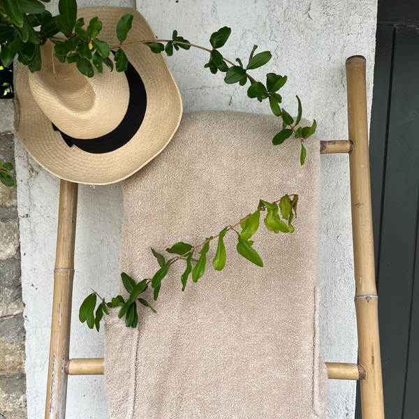 Poncho de bain adulte en coton biologique coloris sable - Atelier Dune