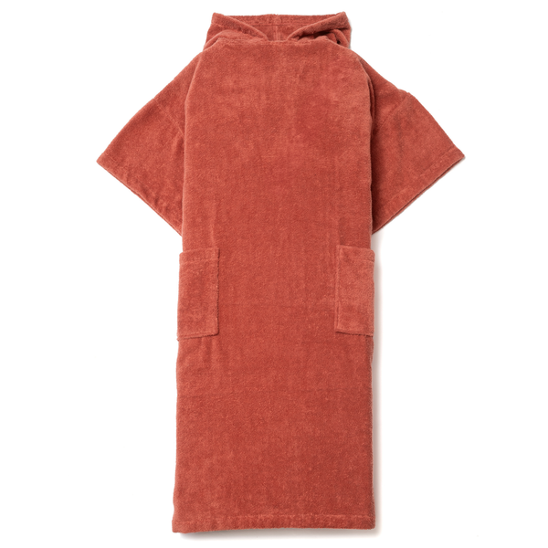 Poncho de bain en coton biologique terracotta - vue face avant - Atelier Dune