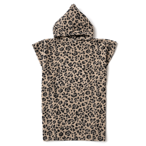 Packshot poncho enfant 4-8 ans en coton biologique motif leopard - Atelier Dune