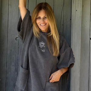 Poncho en coton biologique graphite - Collaboration Cecile Simeone x Atelier Dune
