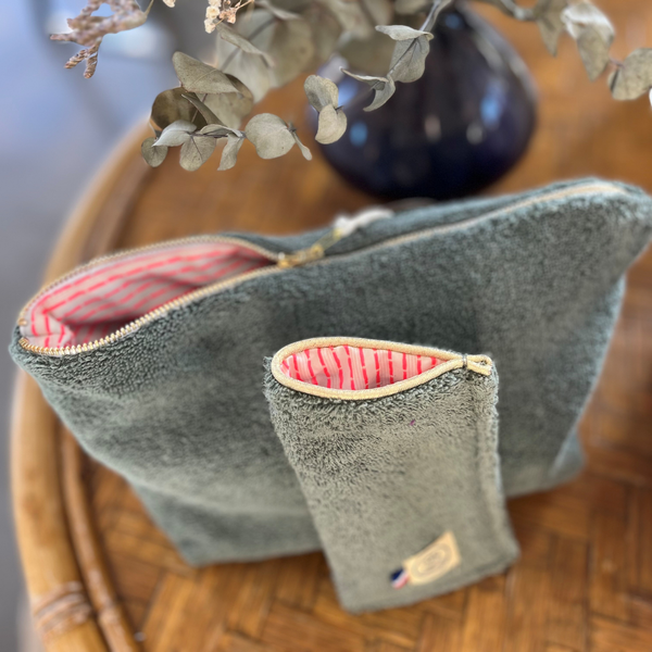 Etui a lunettes et trousse made in France coloris sauge avec doublure rose fluo - Atelier Dune